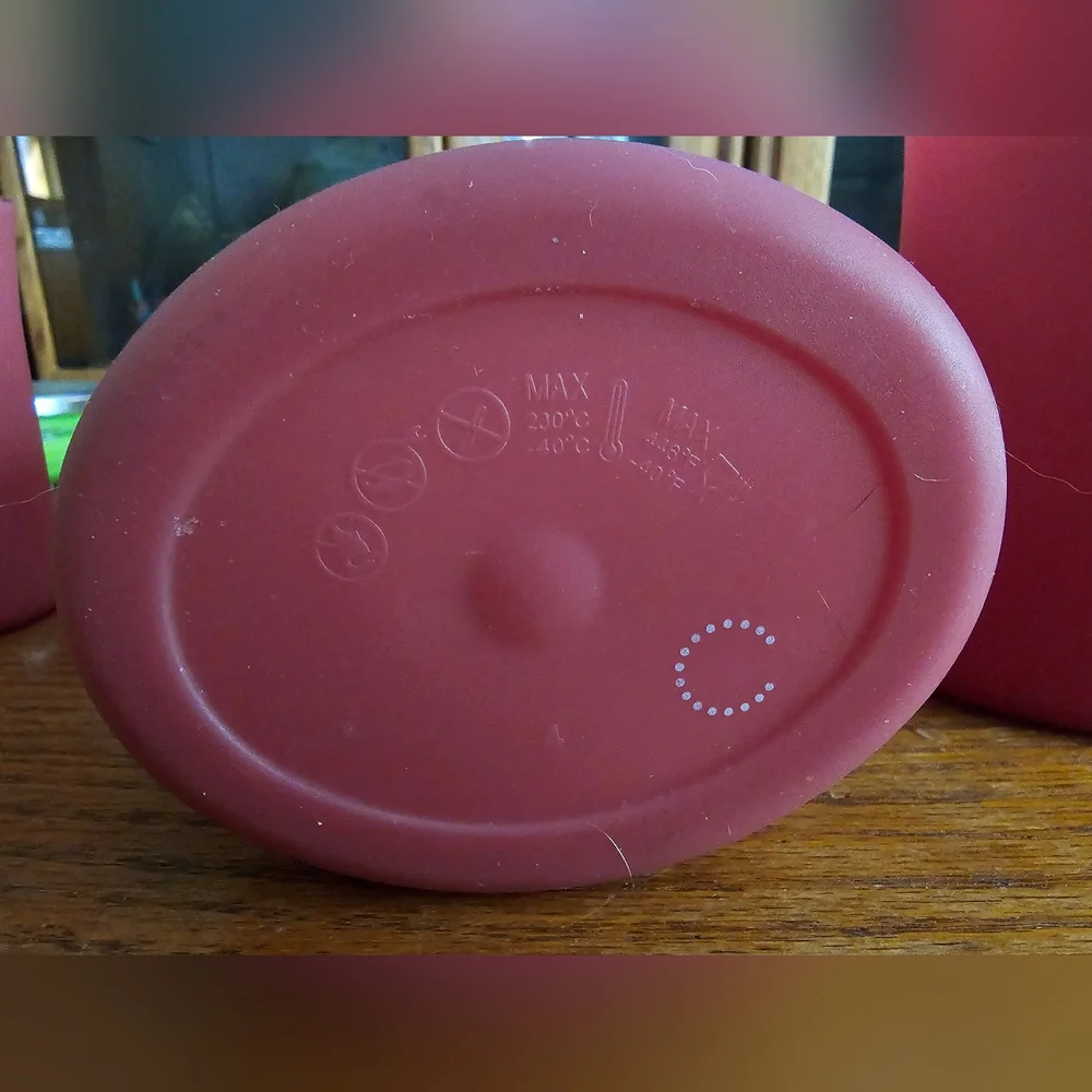 Set Of 3 Red Silicone Flexible StackableMeasuring Cups Curtis Stone Pre-Owned